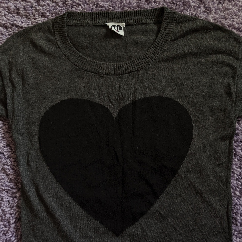 ML Light Sweater with Heart Design